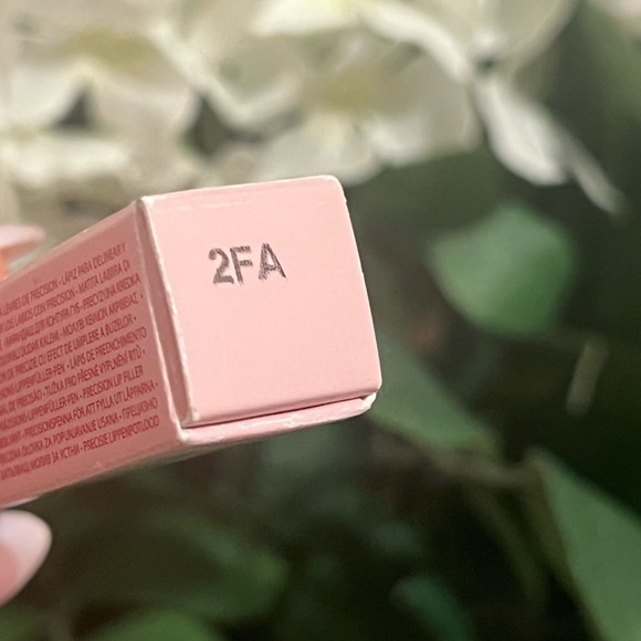 ONE/SIZE • LIP SNATCHER PRECISION LIP FILLER PENCIL • PINK REMIX - Picture 4 of 7